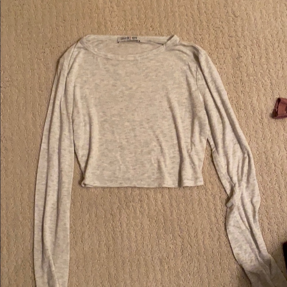 Long sleeve cream crop top